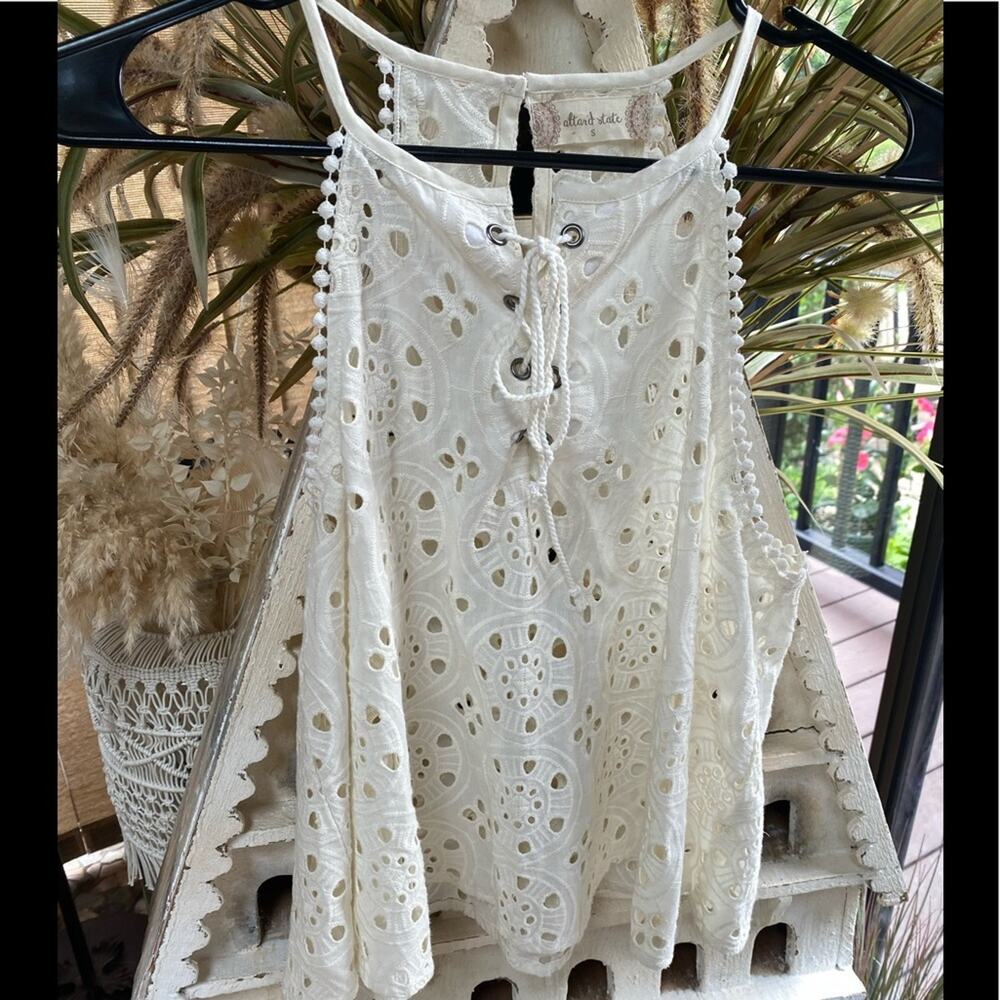 Altar'd State Women's Ivory Eyelet Lace Tank Top S